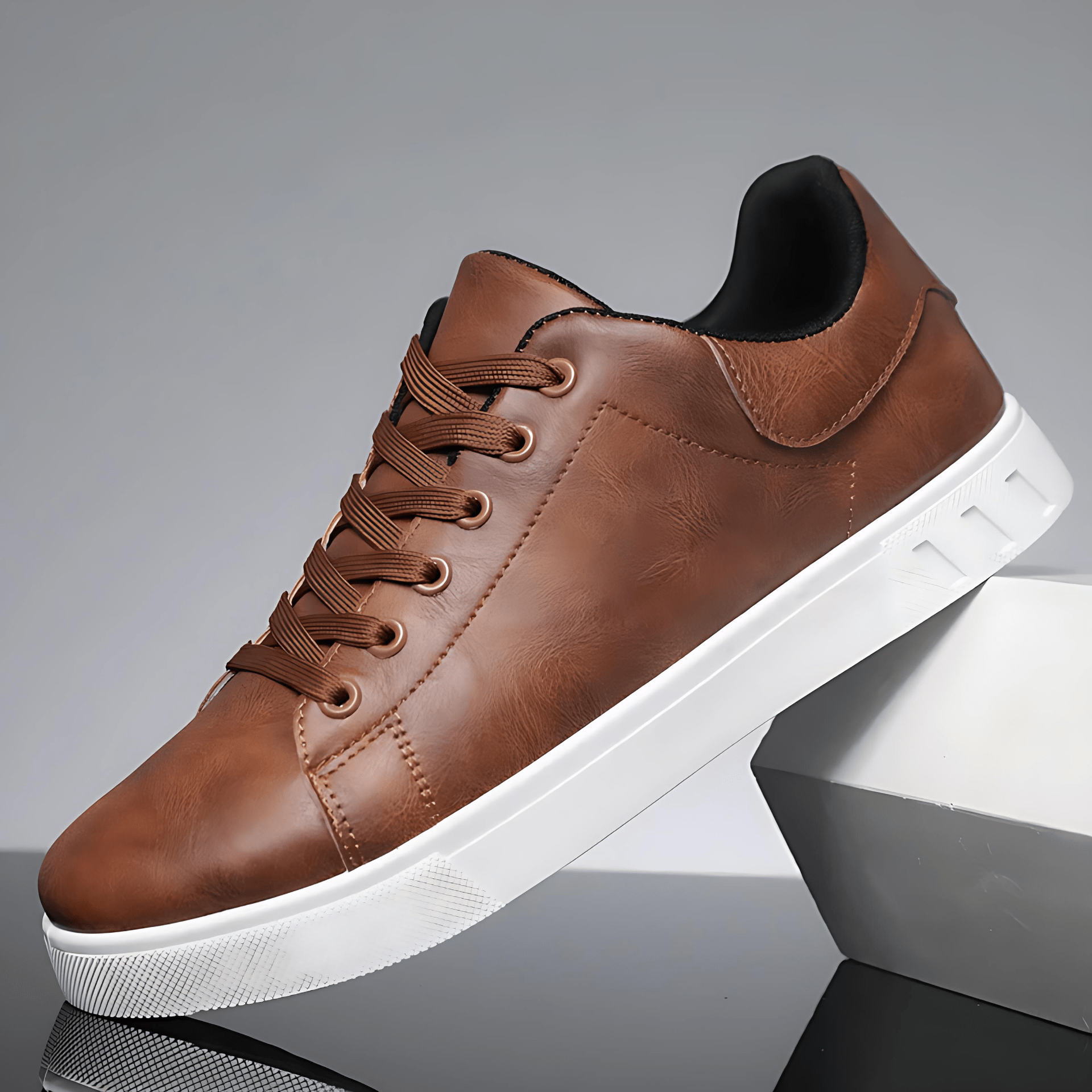 Cevori Casual Lace-Up Leather Sneakers